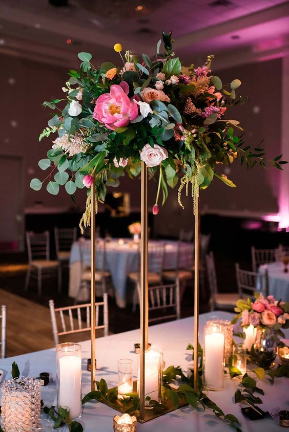 gold metal centrepiece pedestal