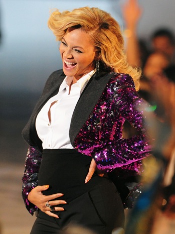 Beyonce announced pregnancy in her D&G Purple Jacket live at VMAs